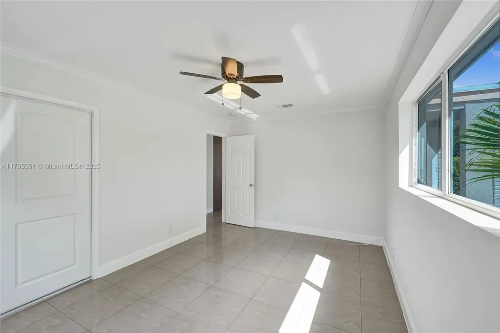 924 N 30th Road Hollywood FL 33021