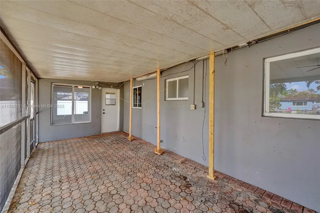 924 N 30th Road Hollywood FL 33021