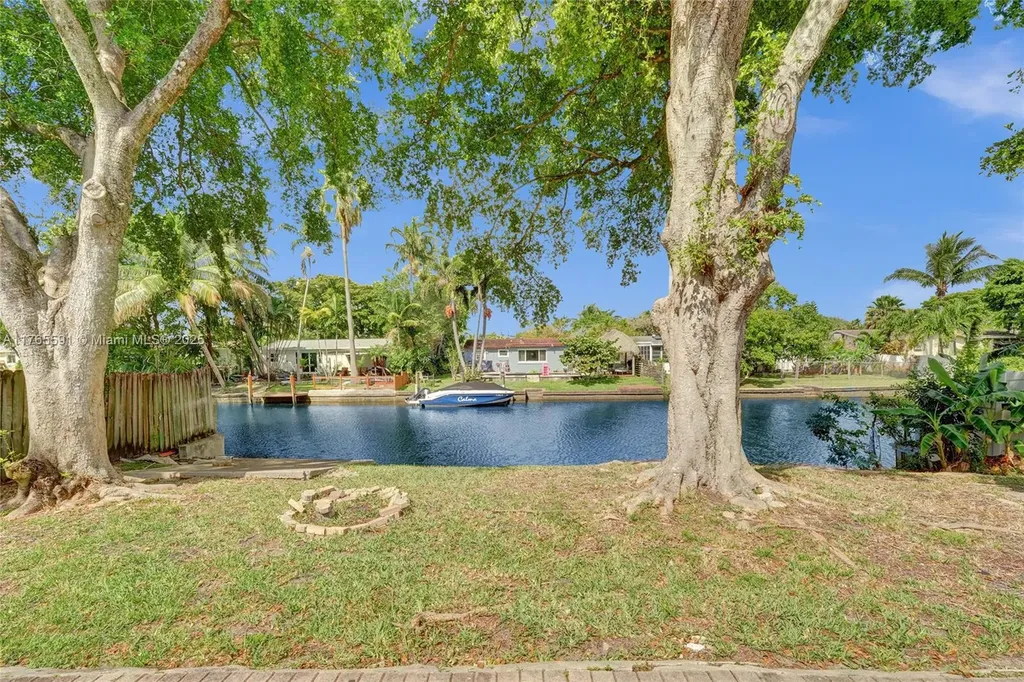 924 N 30th Road Hollywood FL 33021