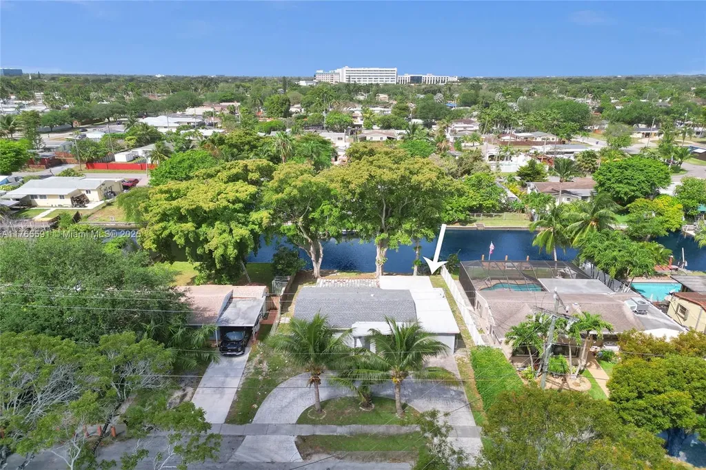 924 N 30th Road Hollywood FL 33021