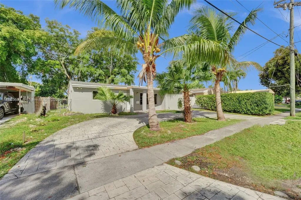 924 N 30th Road Hollywood FL 33021