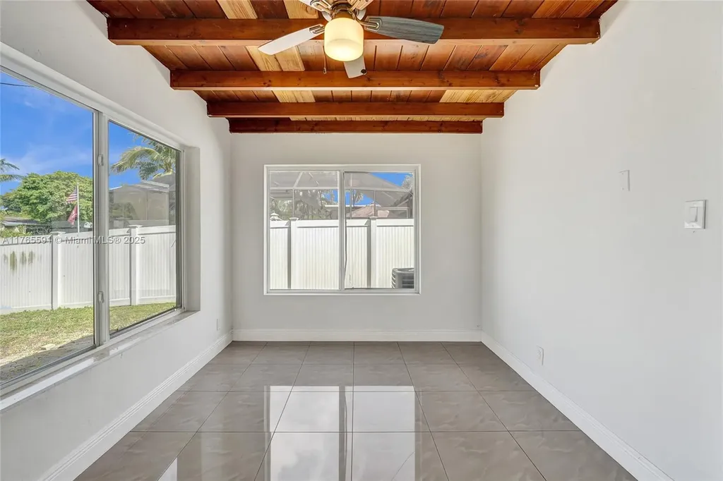 924 N 30th Road Hollywood FL 33021