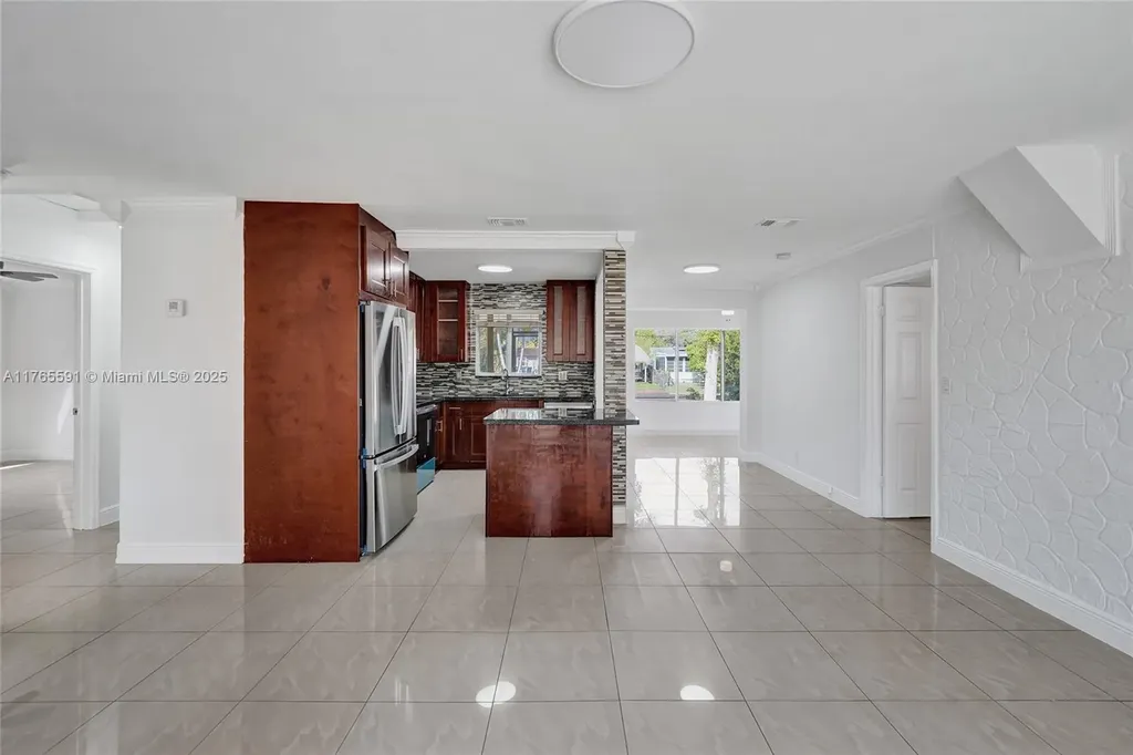 924 N 30th Road Hollywood FL 33021