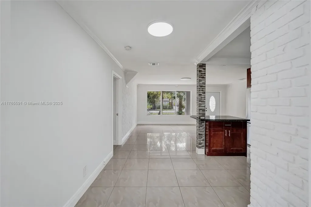 924 N 30th Road Hollywood FL 33021