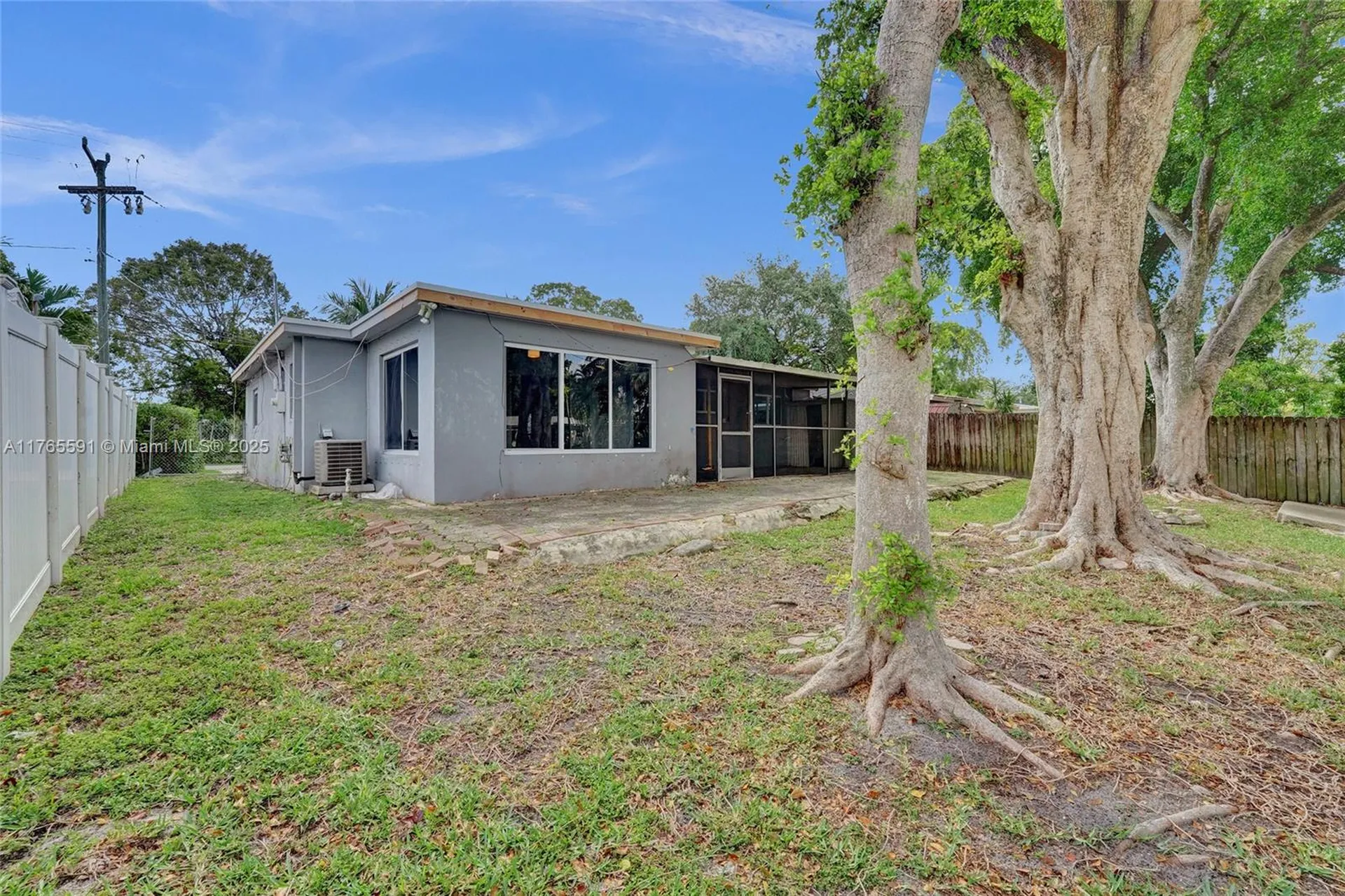 924 N 30th Road Hollywood FL 33021