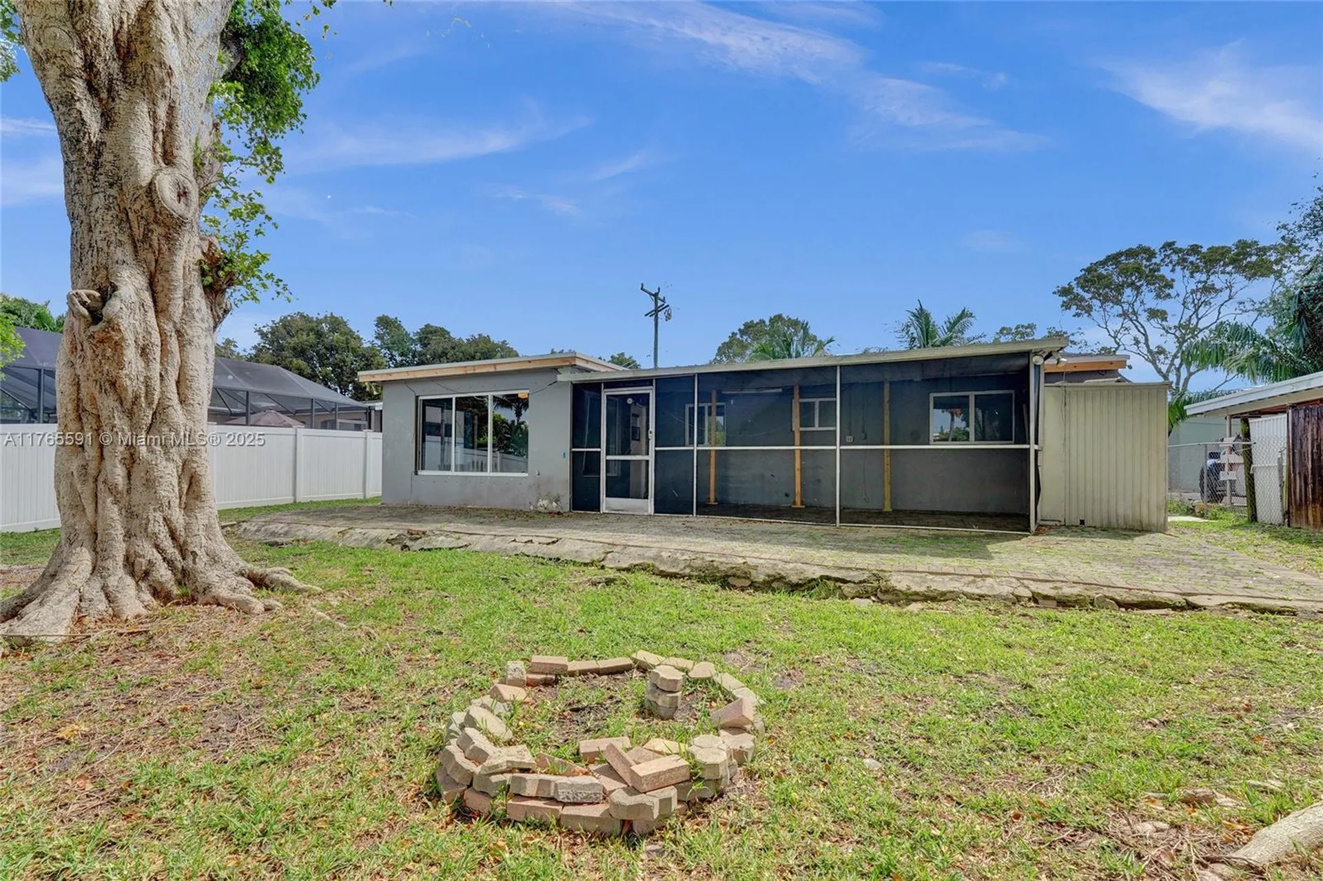 924 N 30th Road Hollywood FL 33021