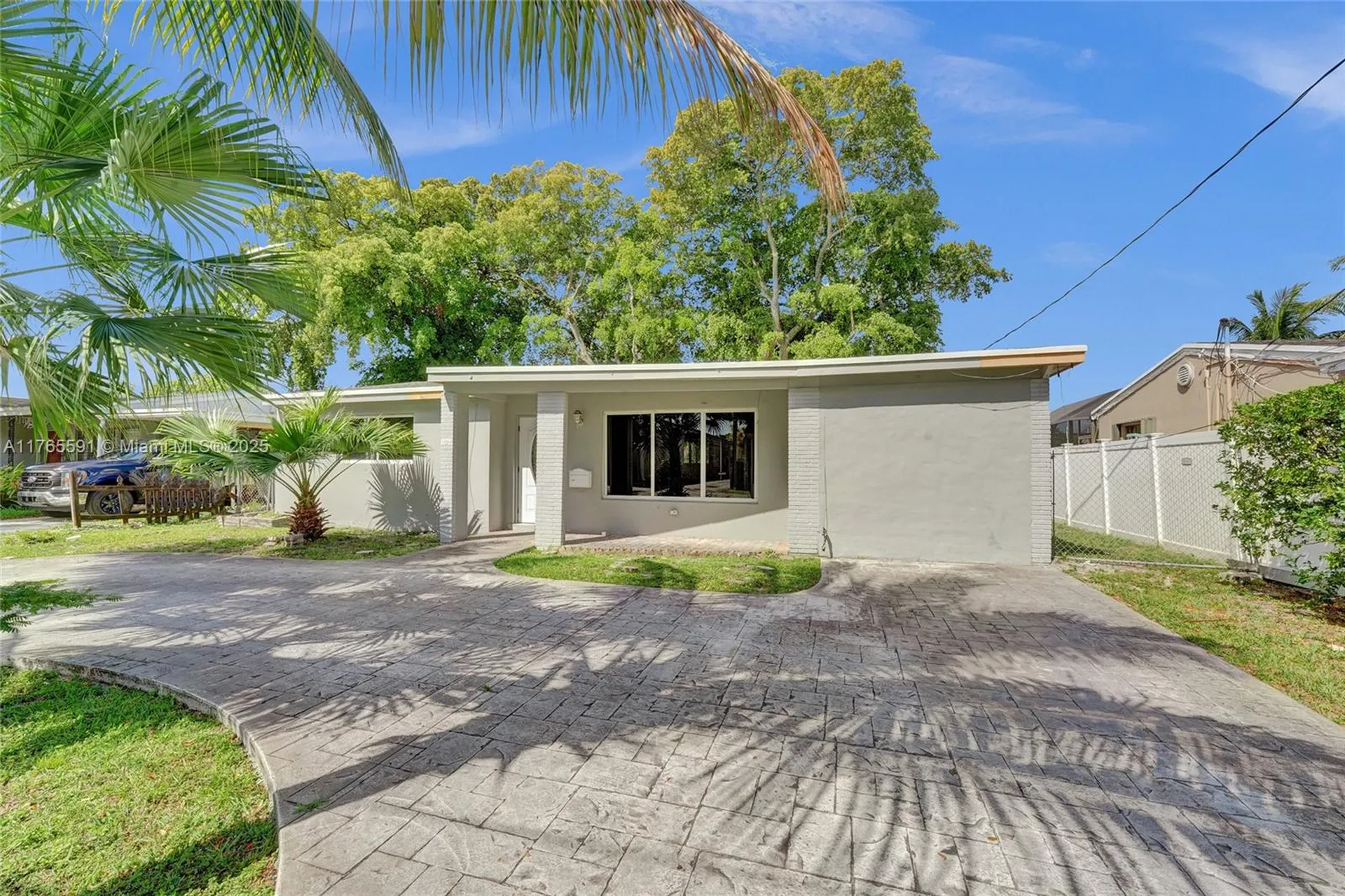 924 N 30th Road Hollywood FL 33021