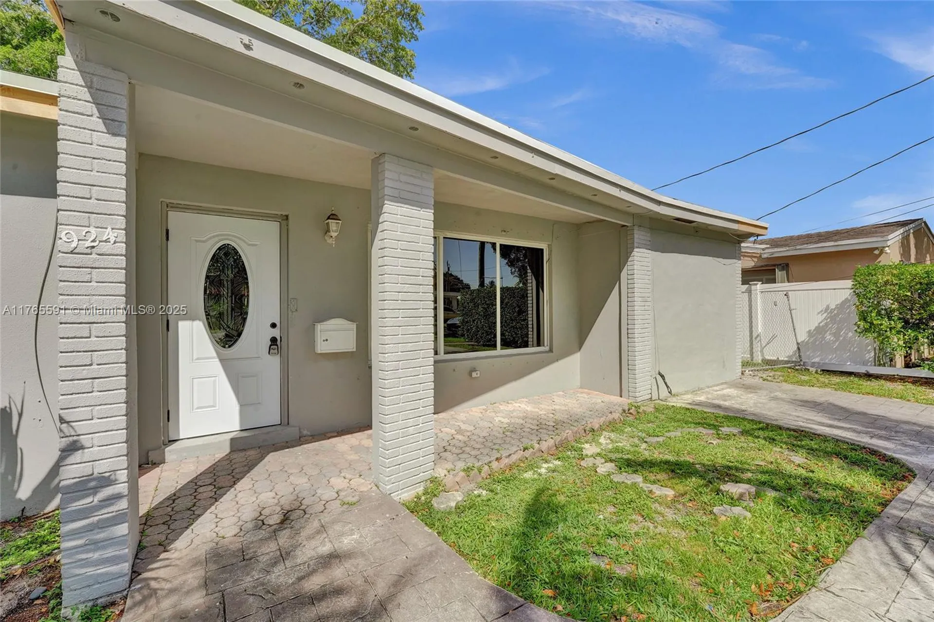 924 N 30th Road Hollywood FL 33021