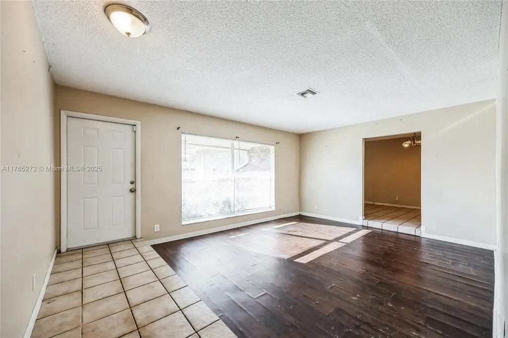 3740 NW 113th Avenue Coral Springs FL 33065