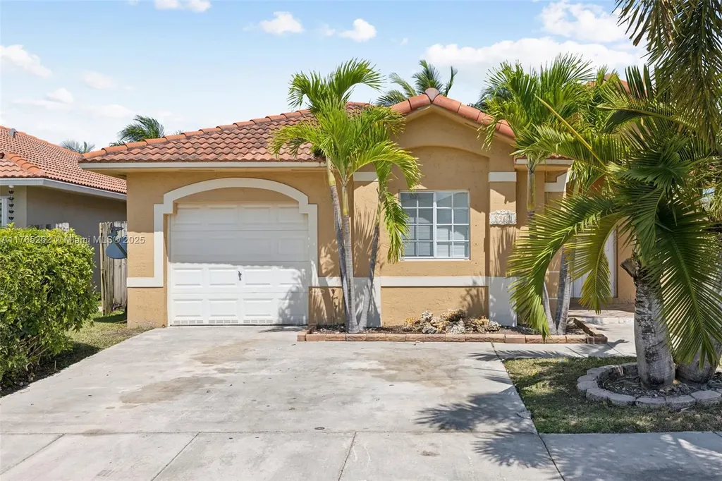 8961 SW 214th Street Cutler Bay FL 33189