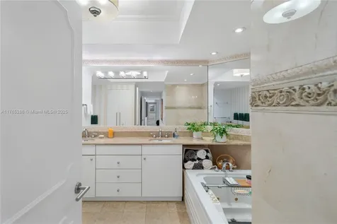 4775 Collins Avenue Miami Beach FL 33140