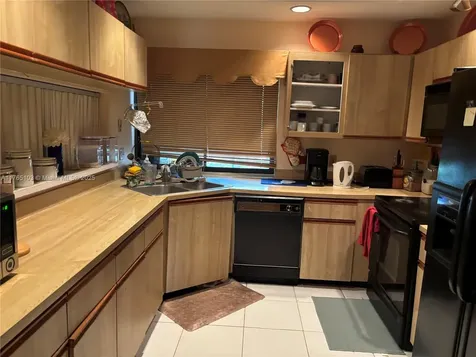 5145 NW 75th Avenue Lauderhill FL 33319