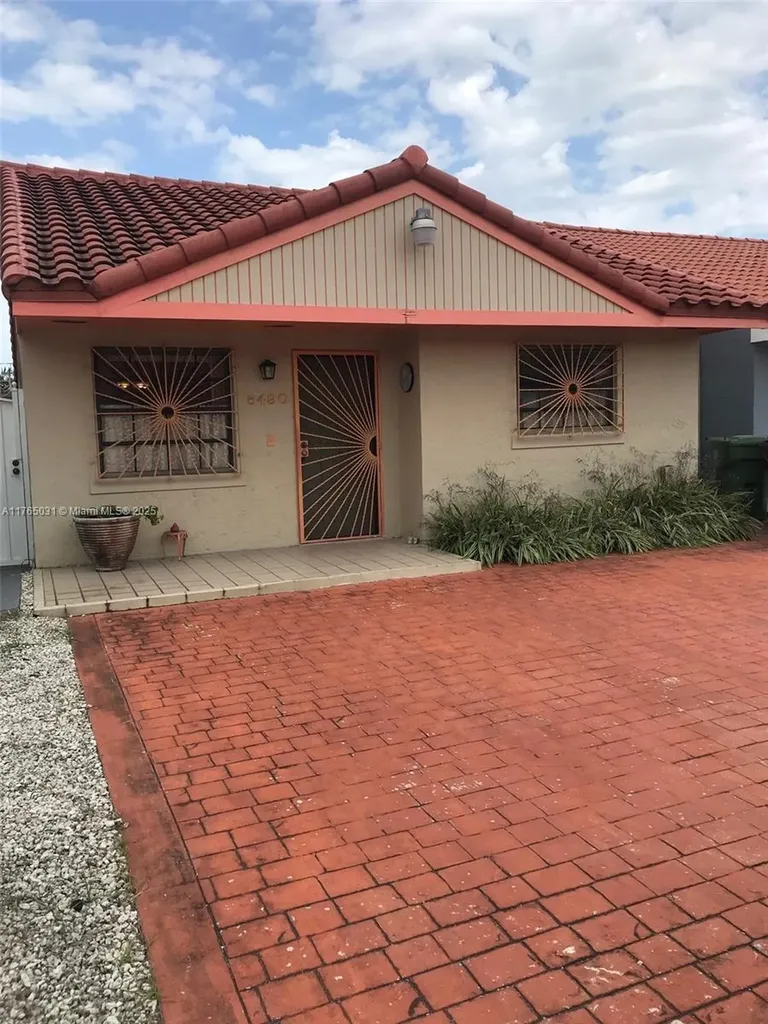 5490 W 27th Court Hialeah FL 33016