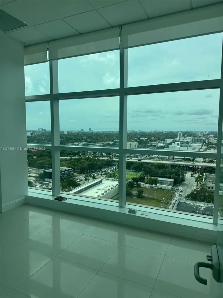 175 SW 7th Street Miami FL 33130