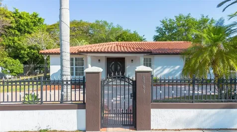 6961 SW 152nd Street Palmetto Bay FL 33157