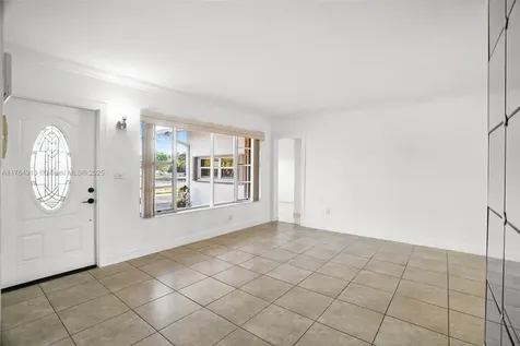 841 W 50th Street Hialeah FL 33012
