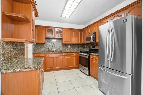 841 W 50th Street Hialeah FL 33012