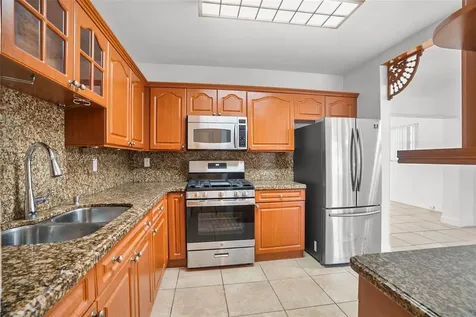 841 W 50th Street Hialeah FL 33012