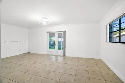 841 W 50th Street Hialeah FL 33012