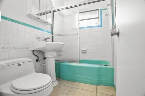 841 W 50th Street Hialeah FL 33012