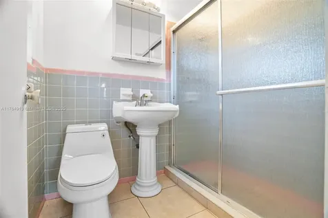 841 W 50th Street Hialeah FL 33012