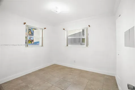 841 W 50th Street Hialeah FL 33012