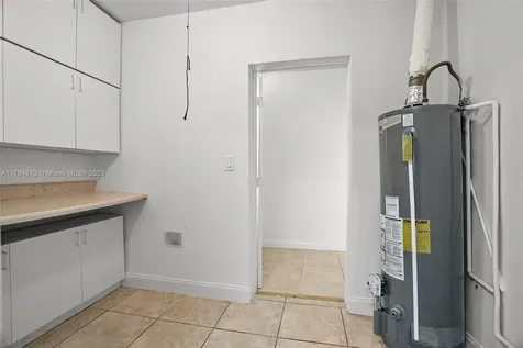 841 W 50th Street Hialeah FL 33012