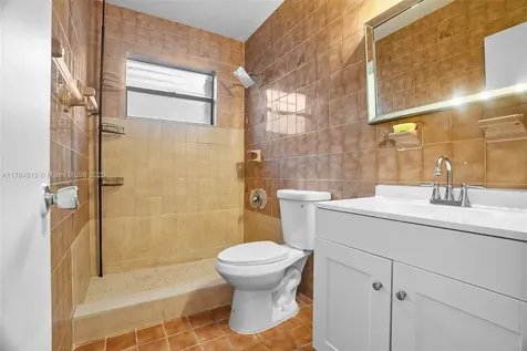 841 W 50th Street Hialeah FL 33012