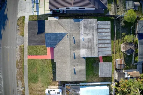 841 W 50th Street Hialeah FL 33012