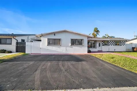 841 W 50th Street Hialeah FL 33012