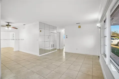 841 W 50th Street Hialeah FL 33012