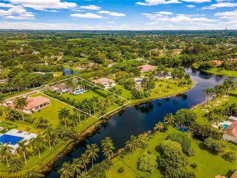 4242 SW 107th Way Davie FL 33328