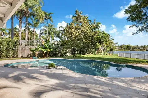 13575 SW 72nd Avenue Pinecrest FL 33156