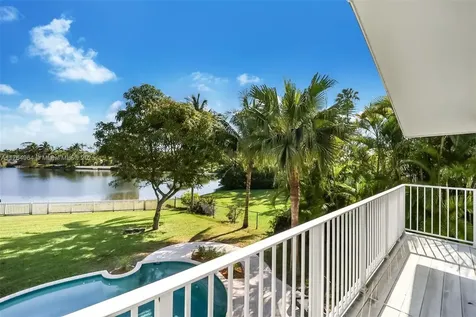 13575 SW 72nd Avenue Pinecrest FL 33156