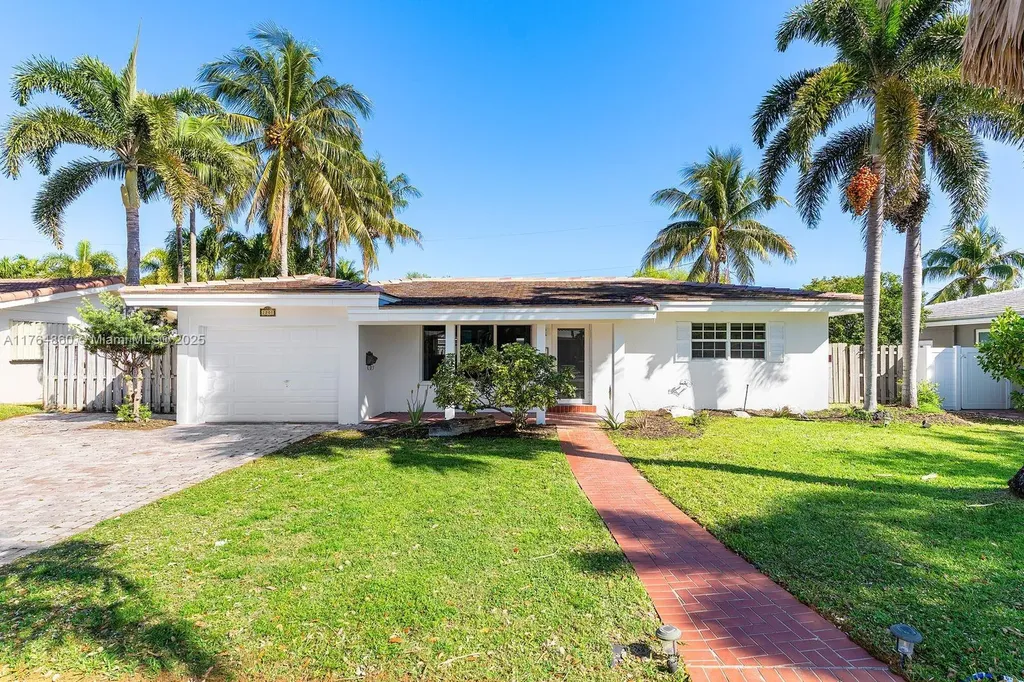 2201 NE 52nd Street Fort Lauderdale FL 33308