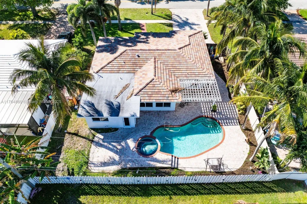 2201 NE 52nd Street Fort Lauderdale FL 33308