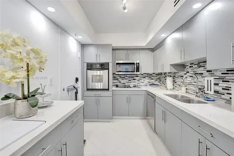 4001 S Ocean Drive Hollywood FL 33019