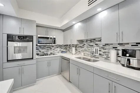 4001 S Ocean Drive Hollywood FL 33019