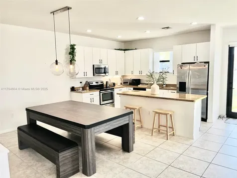 616 NE 193rd Street Miami FL 33179