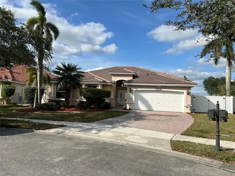 19423 NW 23rd Place Pembroke Pines FL 33029