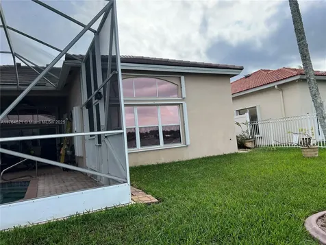 19423 NW 23rd Place Pembroke Pines FL 33029