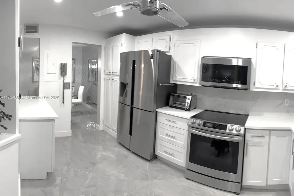 3836 Via Poinciana Lake Worth FL 33467
