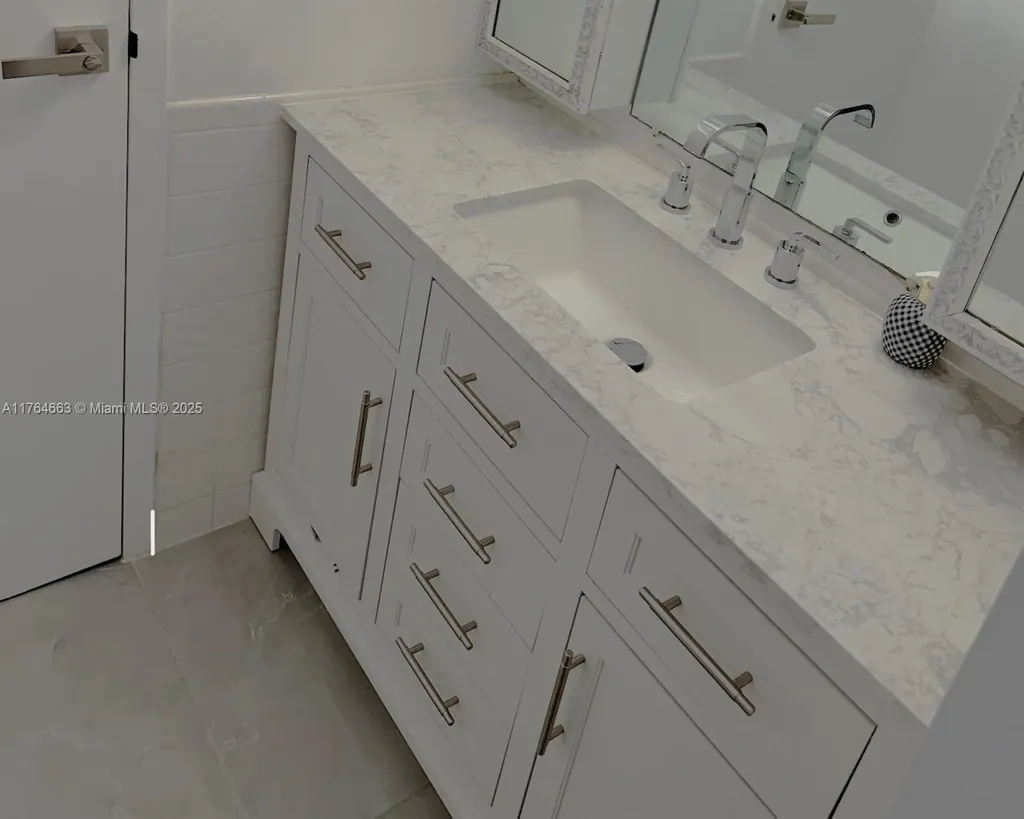 3836 Via Poinciana Lake Worth FL 33467