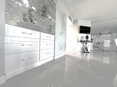 3836 Via Poinciana Lake Worth FL 33467