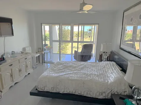 3836 Via Poinciana Lake Worth FL 33467