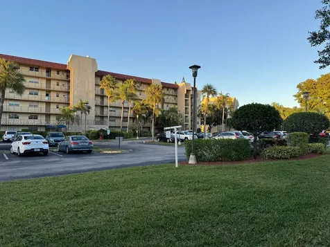 3836 Via Poinciana Lake Worth FL 33467