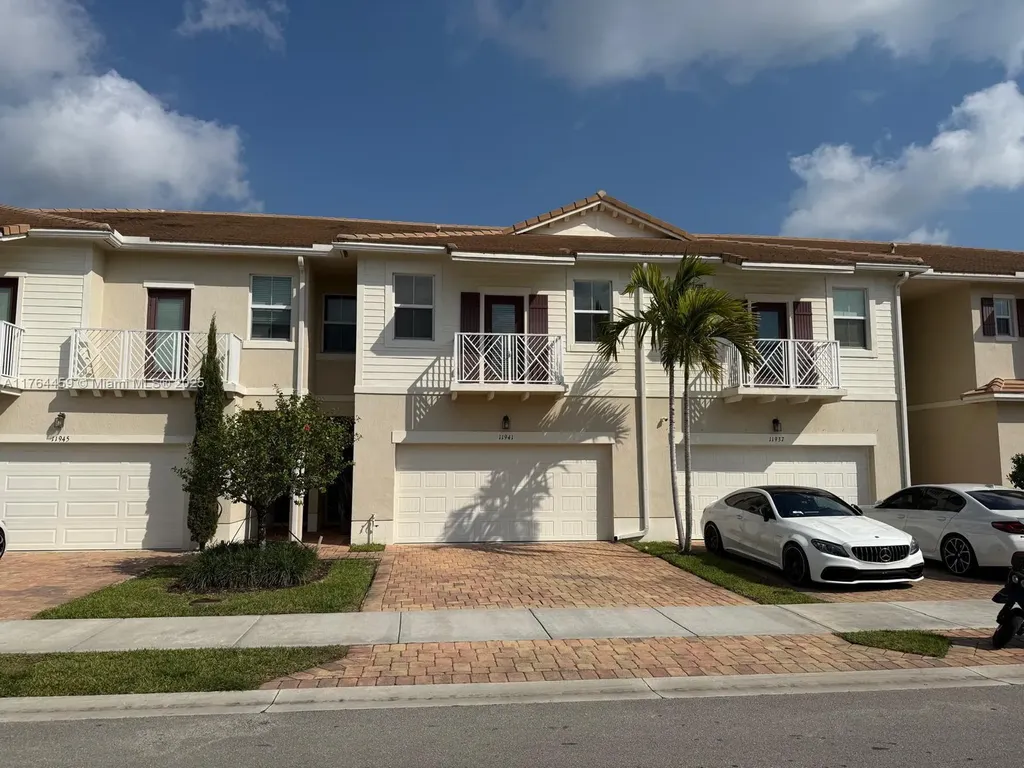 11941 Park Central Royal Palm Beach FL 33411