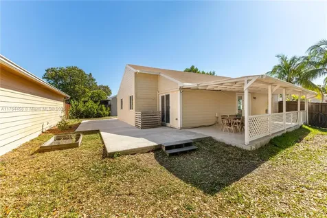8451 SW 10th Court Pembroke Pines FL 33025