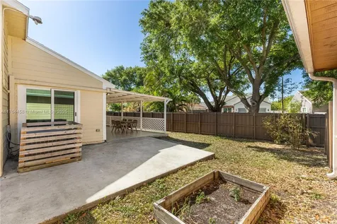 8451 SW 10th Court Pembroke Pines FL 33025