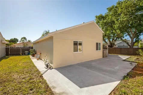 8451 SW 10th Court Pembroke Pines FL 33025